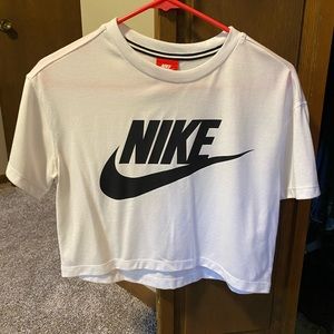 COPY - Nike crop top